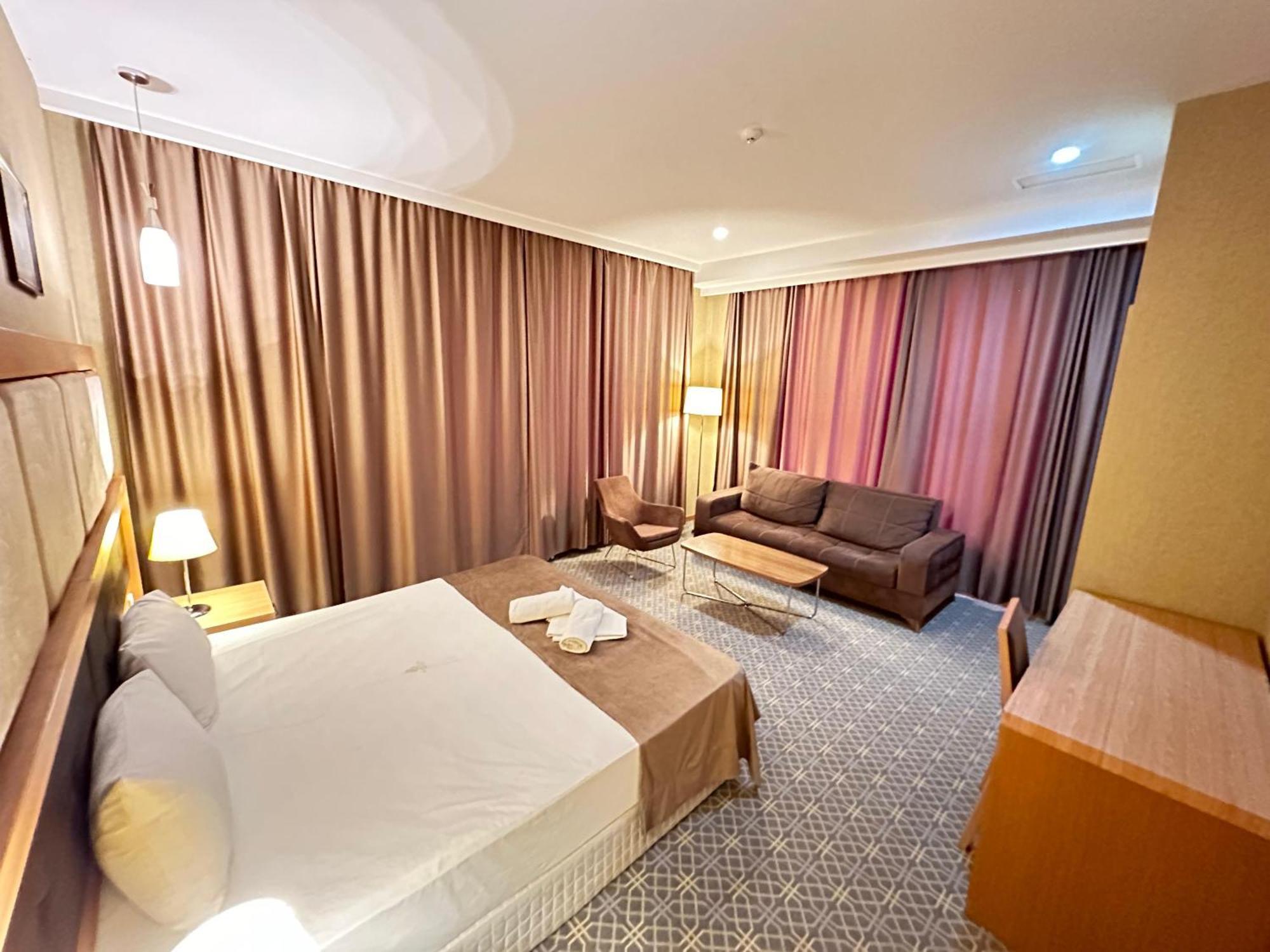 Gm City Hotel Baku Bagian luar foto